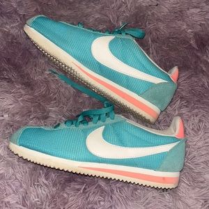Rare color way! Miami dolphin colored Nike Cortez